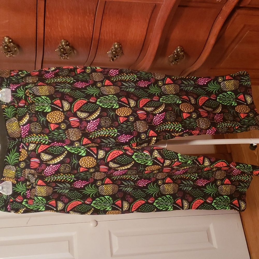 Fruit Cropped Pants